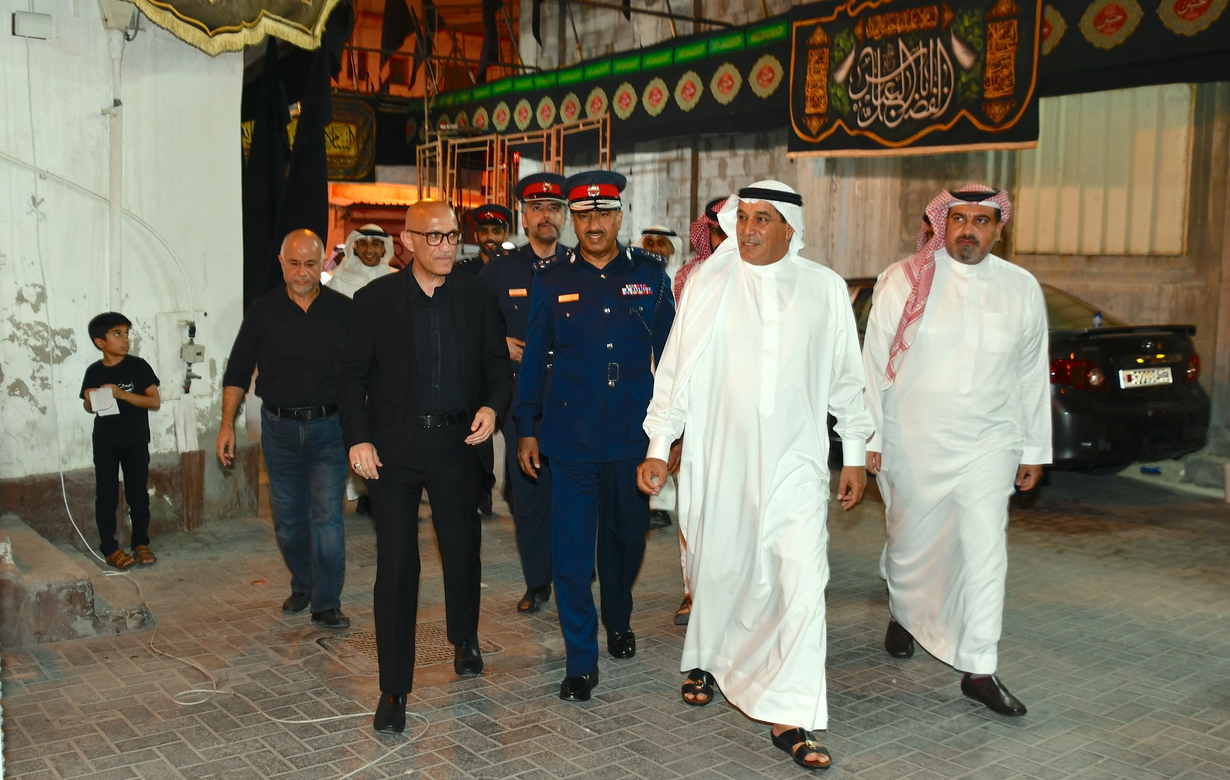 نائب محافظ المحرق يتفقد مآتم المحافظة ويشيد بالجهود التنظيمية لموسم عاشوراء<